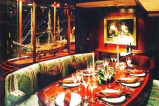 JULIET - Dining Area